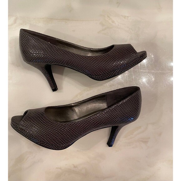 Kelly & Katie Gray Peep Toe Pump High Heels Shoe animal reptile Print Size 8.5 - Picture 11 of 12